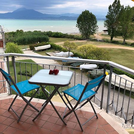 Seeblickwohnung Sirmione - Fronte Lago Mit Privatsteg Dış mekan fotoğraf