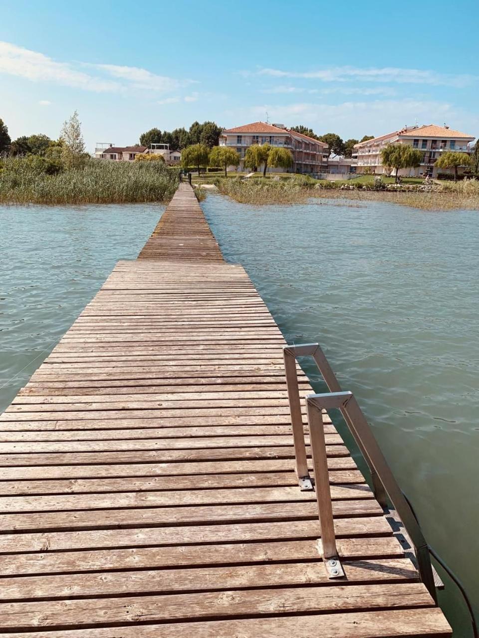 Seeblickwohnung Sirmione - Fronte Lago Mit Privatsteg Dış mekan fotoğraf